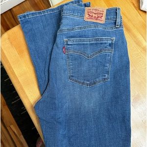 Levi’s classic boot cut size 8/29”waist/32”length